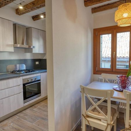 Ecco Suites Apartments Venesia Bagian luar foto