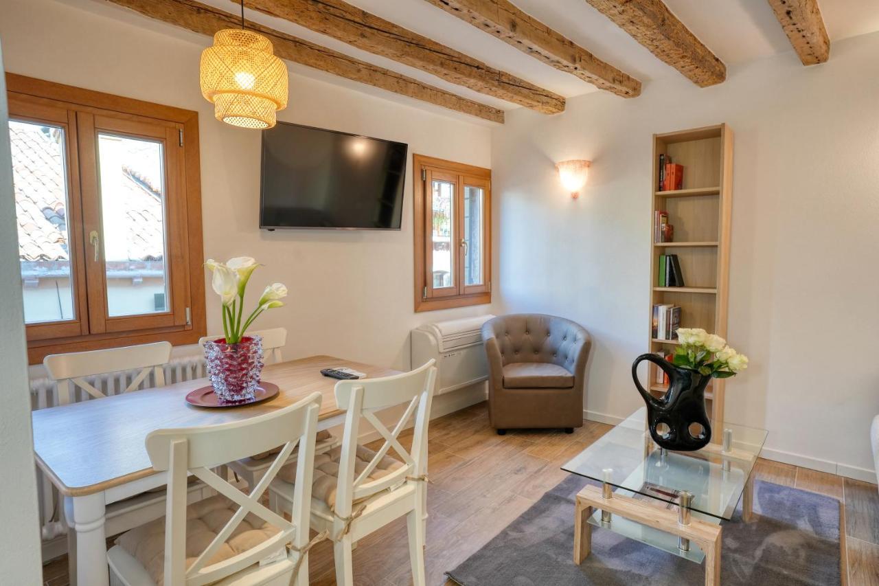 Ecco Suites Apartments Venesia Bagian luar foto