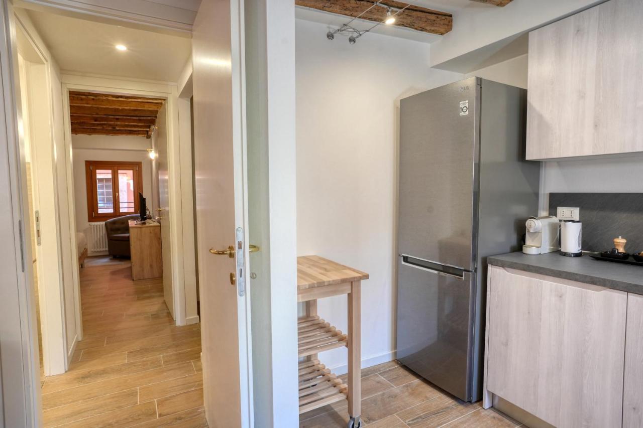 Ecco Suites Apartments Venesia Bagian luar foto