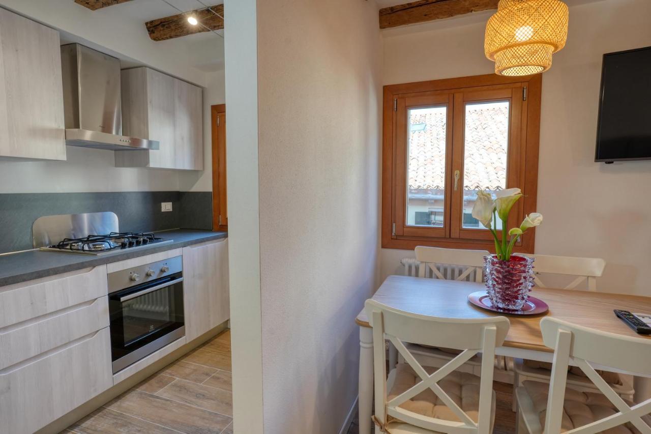 Ecco Suites Apartments Venesia Bagian luar foto