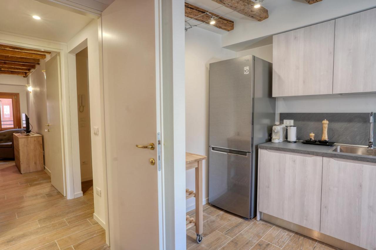 Ecco Suites Apartments Venesia Bagian luar foto