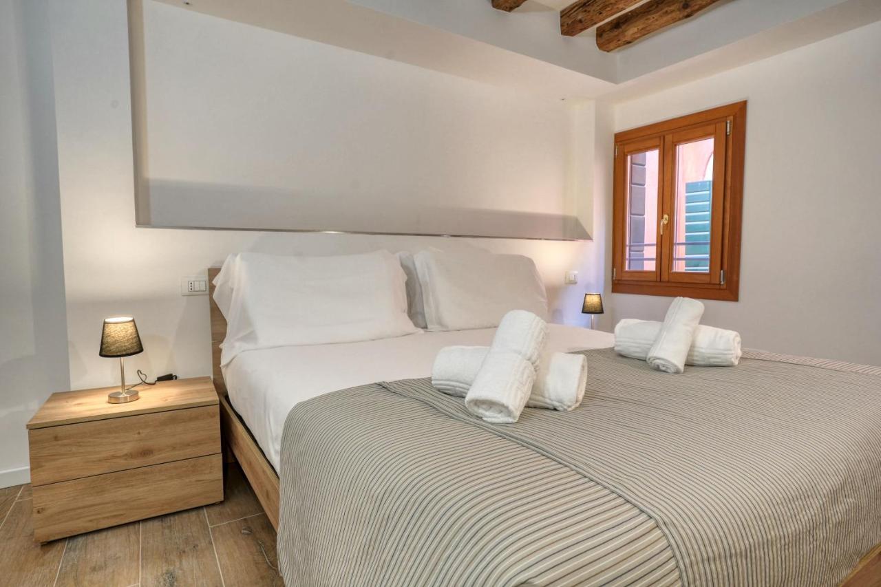 Ecco Suites Apartments Venesia Bagian luar foto