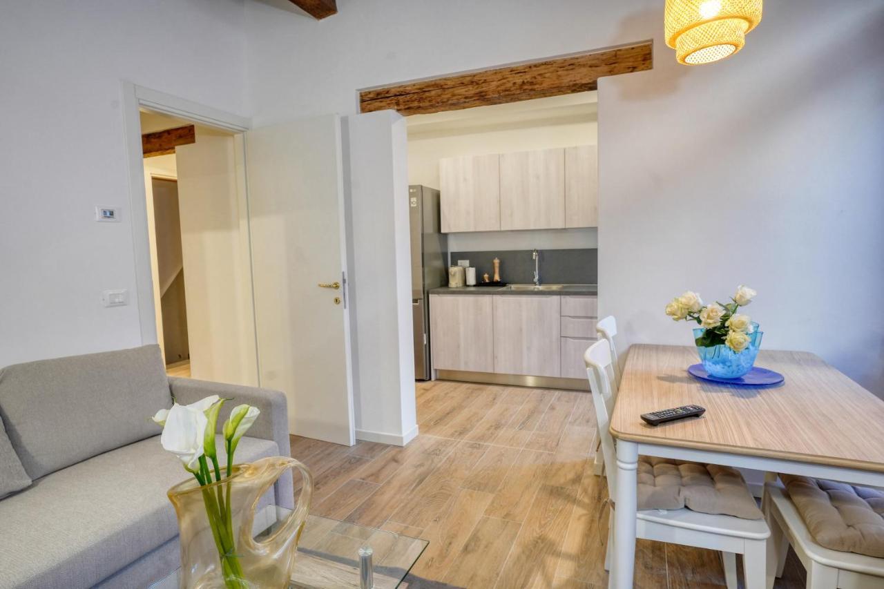Ecco Suites Apartments Venesia Bagian luar foto