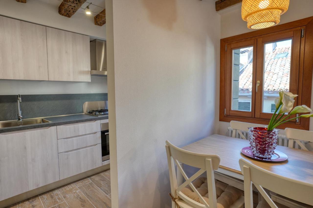 Ecco Suites Apartments Venesia Bagian luar foto