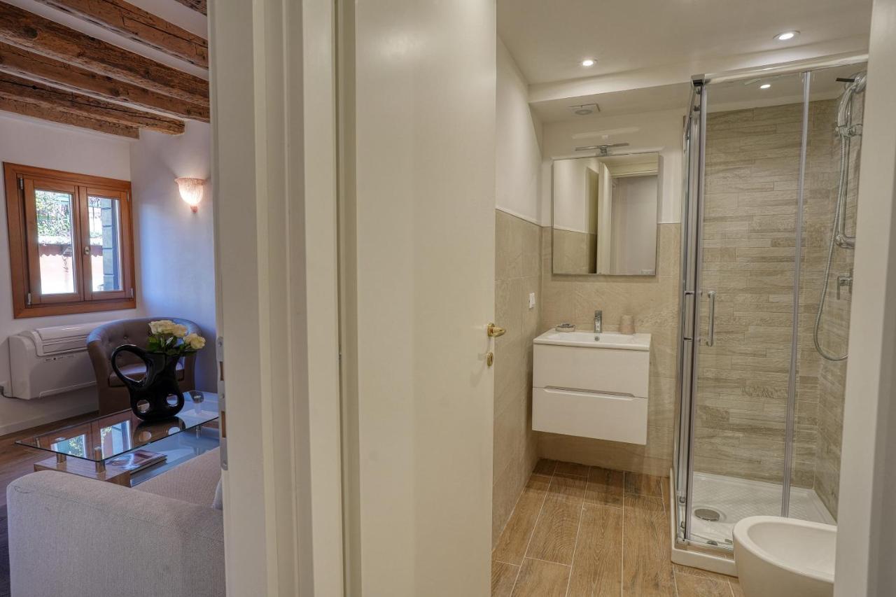 Ecco Suites Apartments Venesia Bagian luar foto