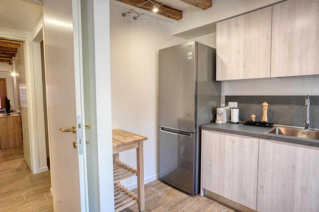 Ecco Suites Apartments Venesia Bagian luar foto