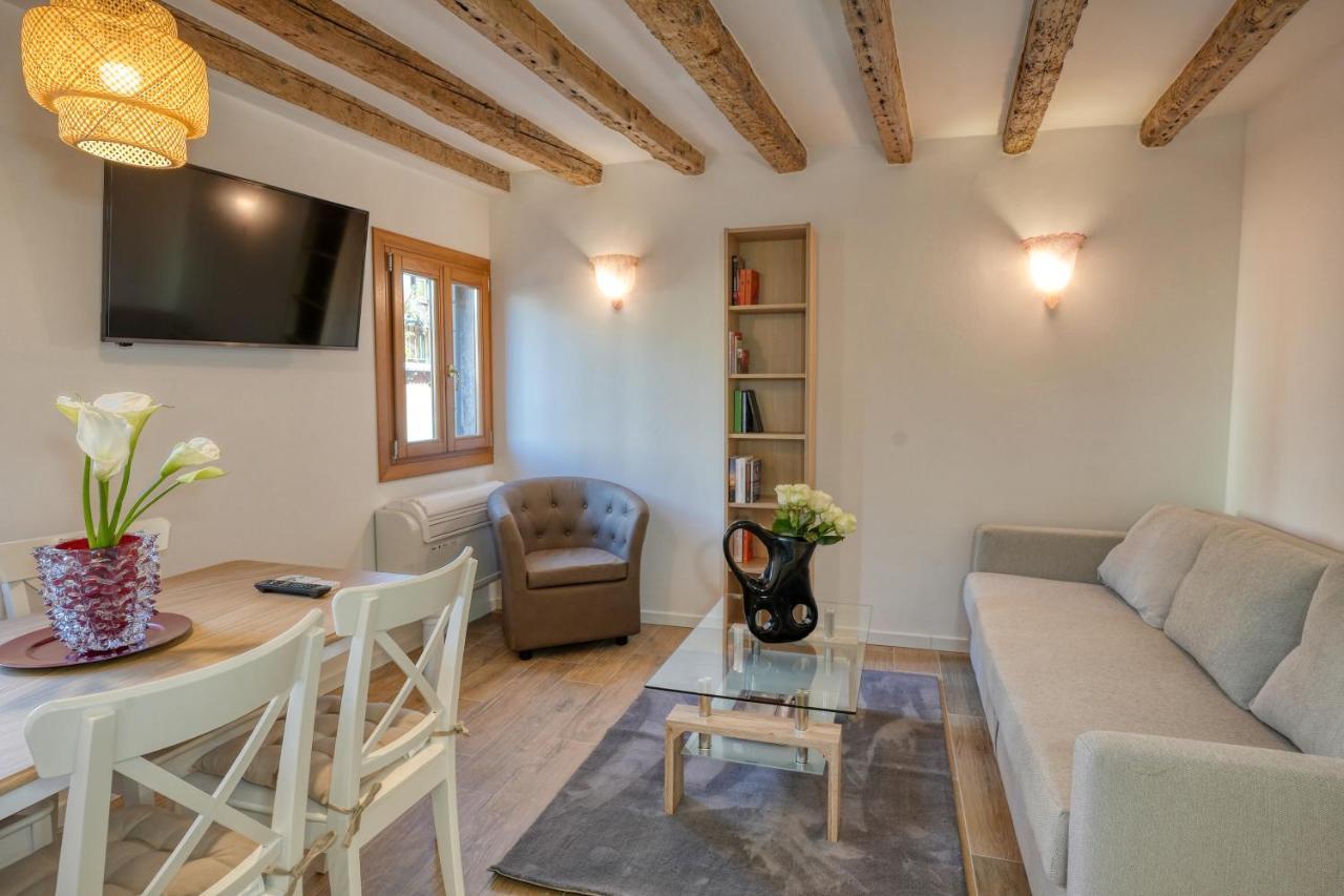 Ecco Suites Apartments Venesia Bagian luar foto