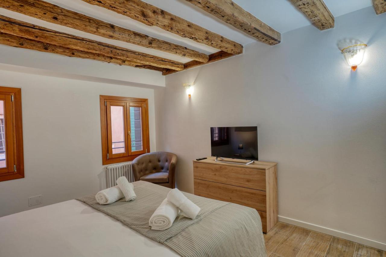 Ecco Suites Apartments Venesia Bagian luar foto