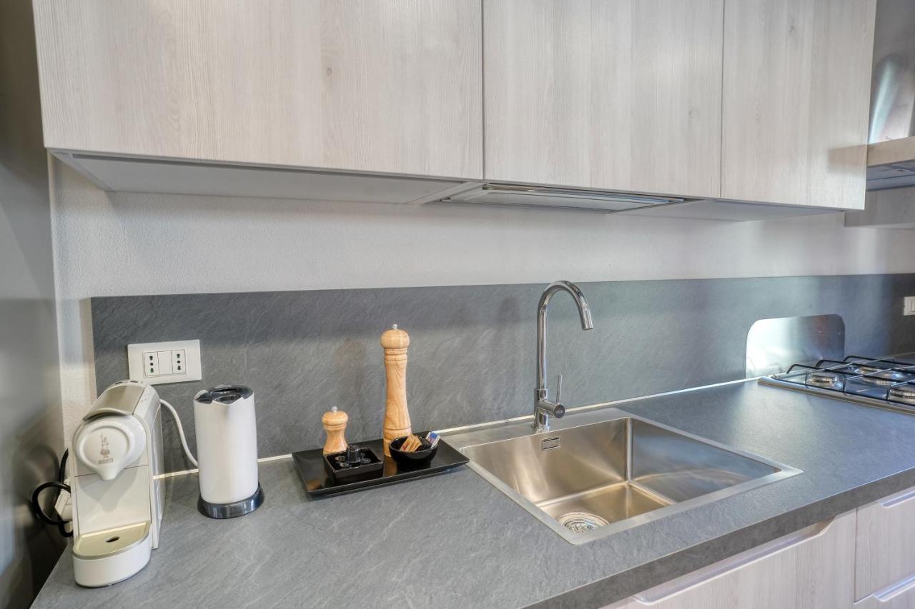 Ecco Suites Apartments Venesia Bagian luar foto