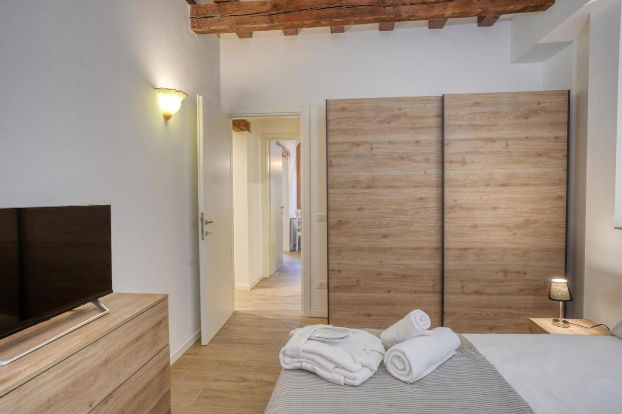 Ecco Suites Apartments Venesia Bagian luar foto