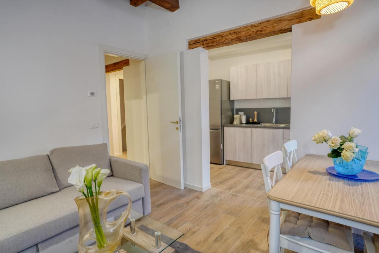 Ecco Suites Apartments Venesia Bagian luar foto