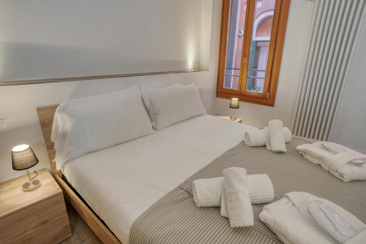Ecco Suites Apartments Venesia Bagian luar foto