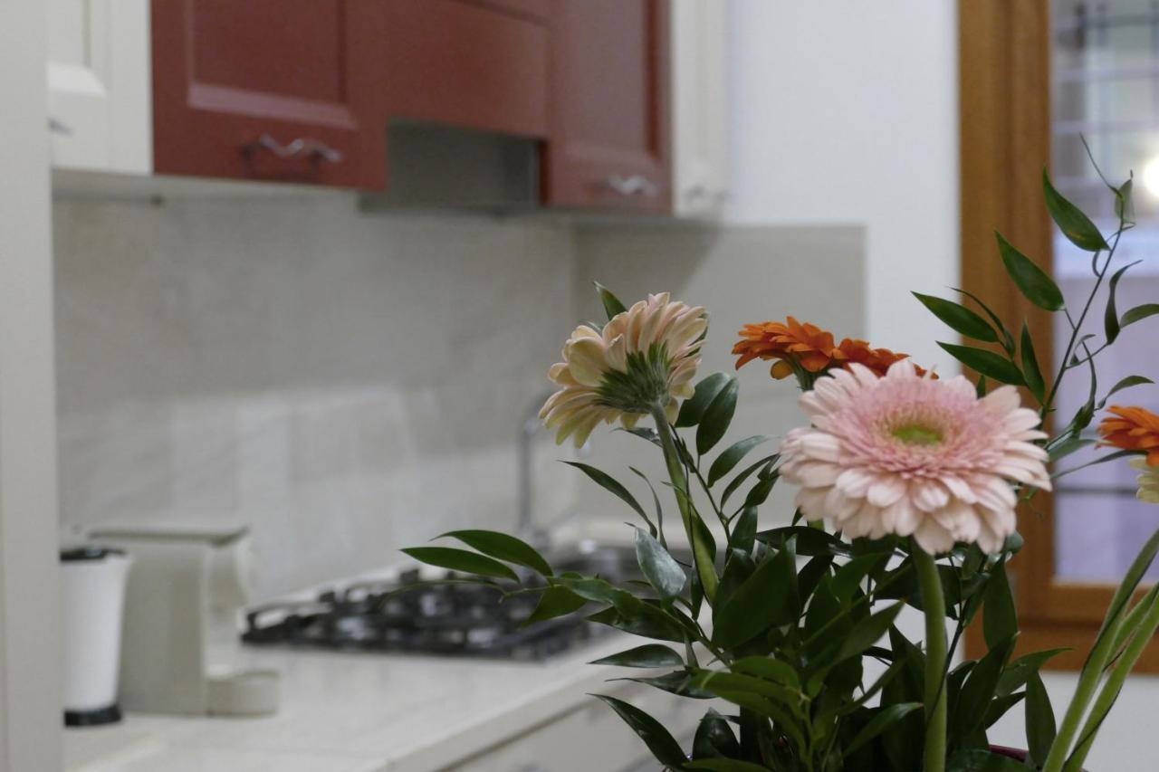 Ecco Suites Apartments Venesia Bagian luar foto