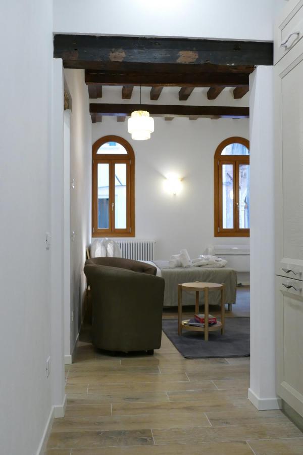 Ecco Suites Apartments Venesia Bagian luar foto