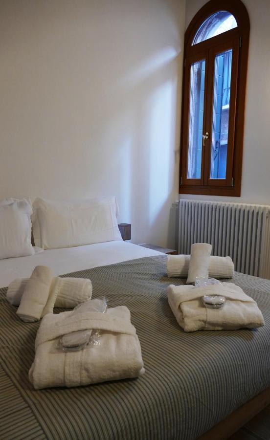 Ecco Suites Apartments Venesia Bagian luar foto